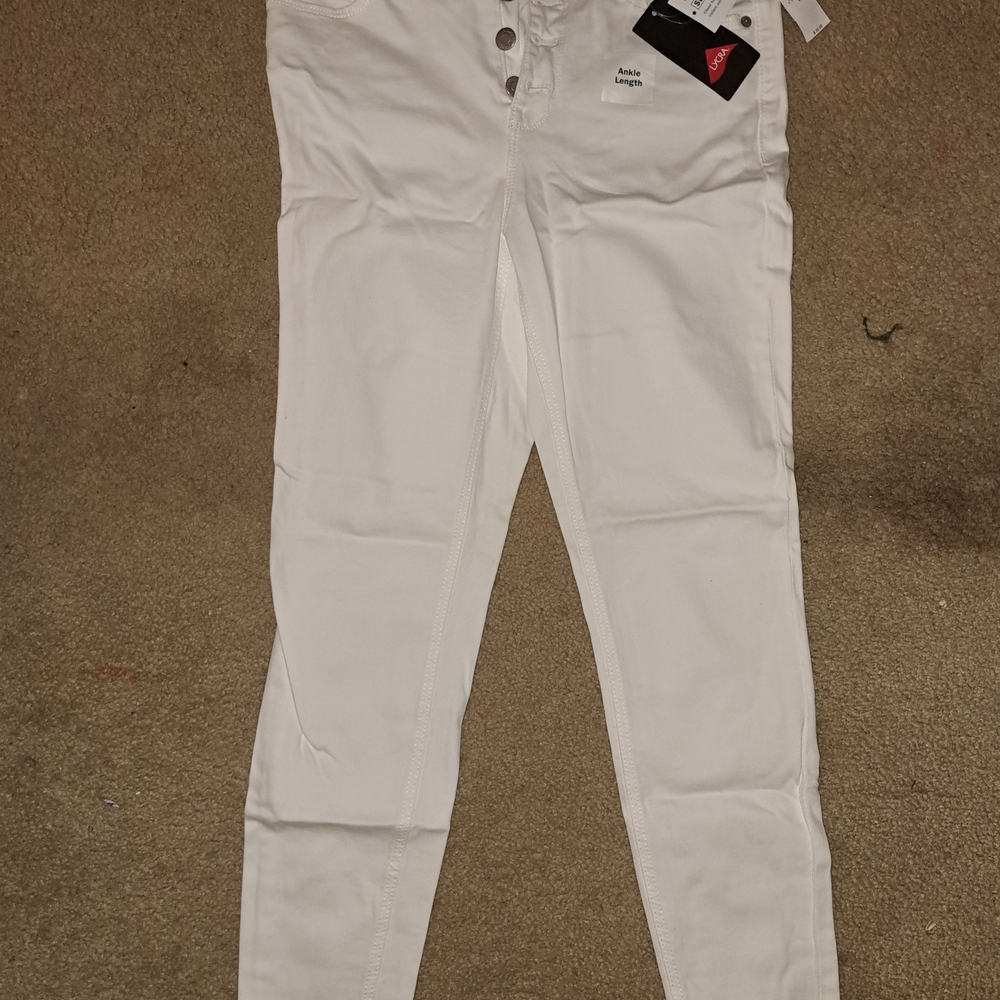 Old Navy White Ankle Length Stretch Jeans with Secret-Slim Pockets